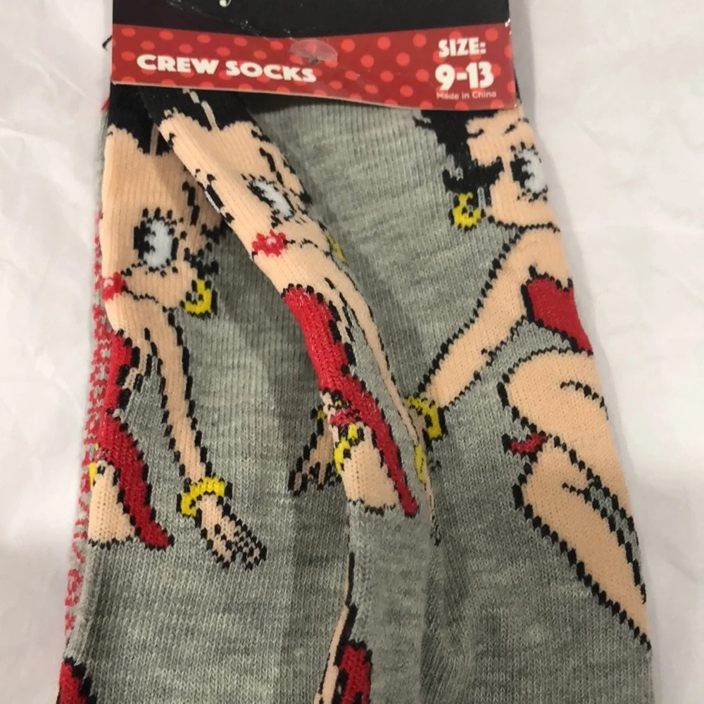 Betty Boop gray & red‎ retro crew socks fits sizes 9-13 new